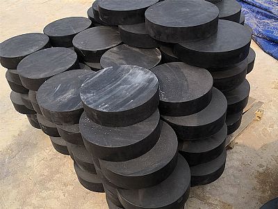 祥云县板式橡胶支座由若干层橡胶片与薄钢板经加压硫化